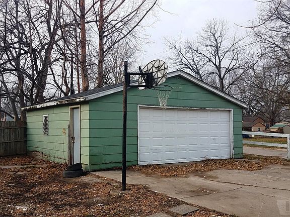5th image of 1301 Chester Ave