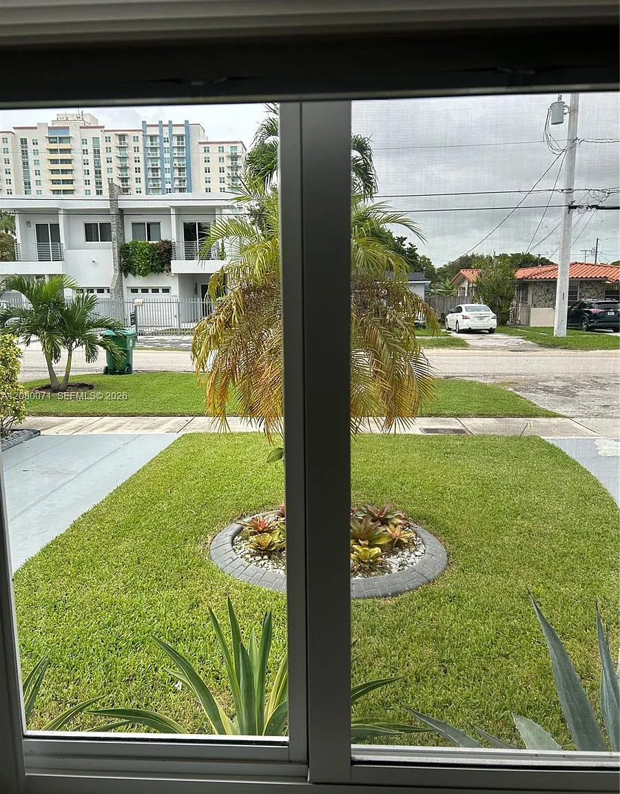 Amnd Miami Suburban Acres — Photo 3