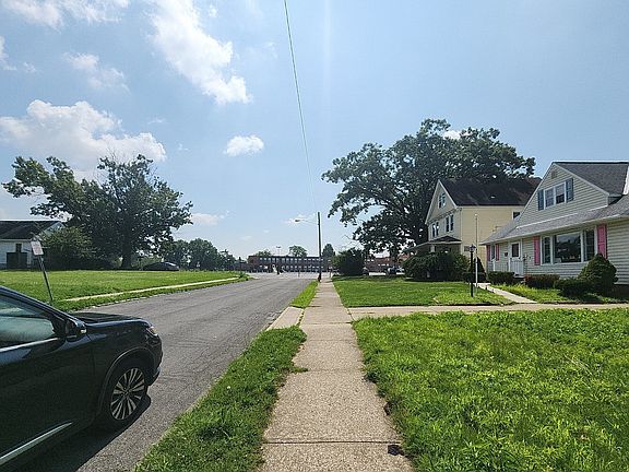 4th image of 5234 E 113th St