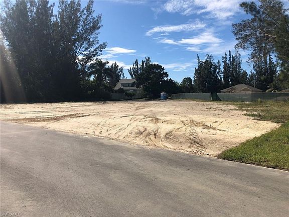 5th image of 456 SW 18th Ct