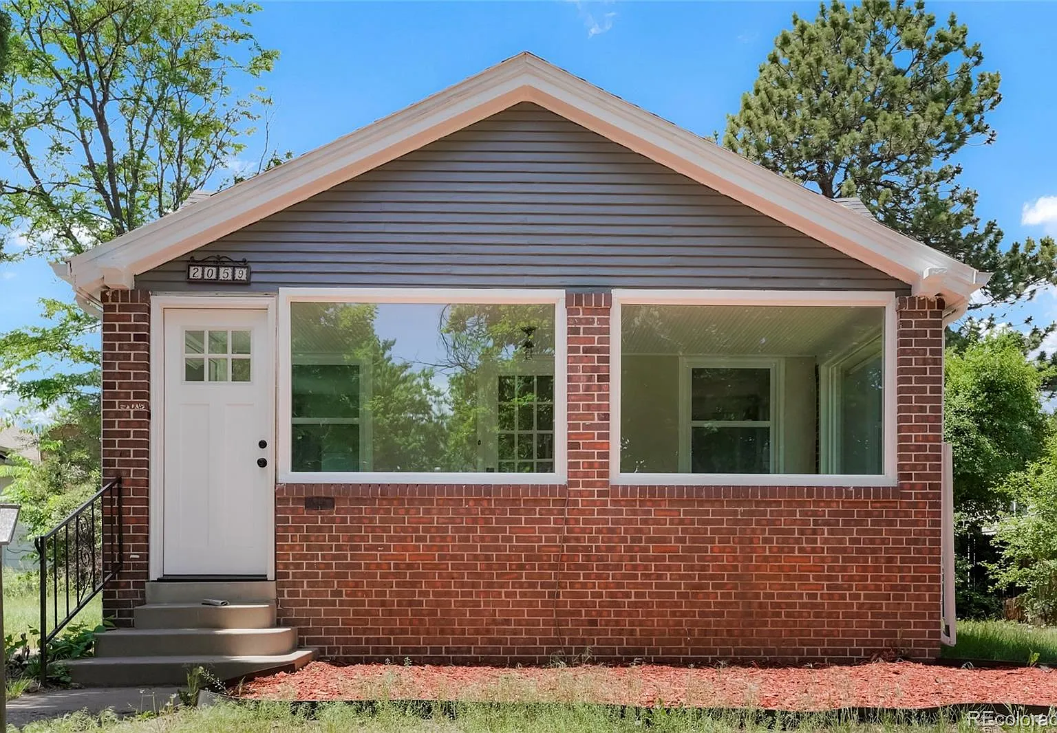 4 bed, 2.0 bath, 1524 sqft, $3,200 — Photo 1
