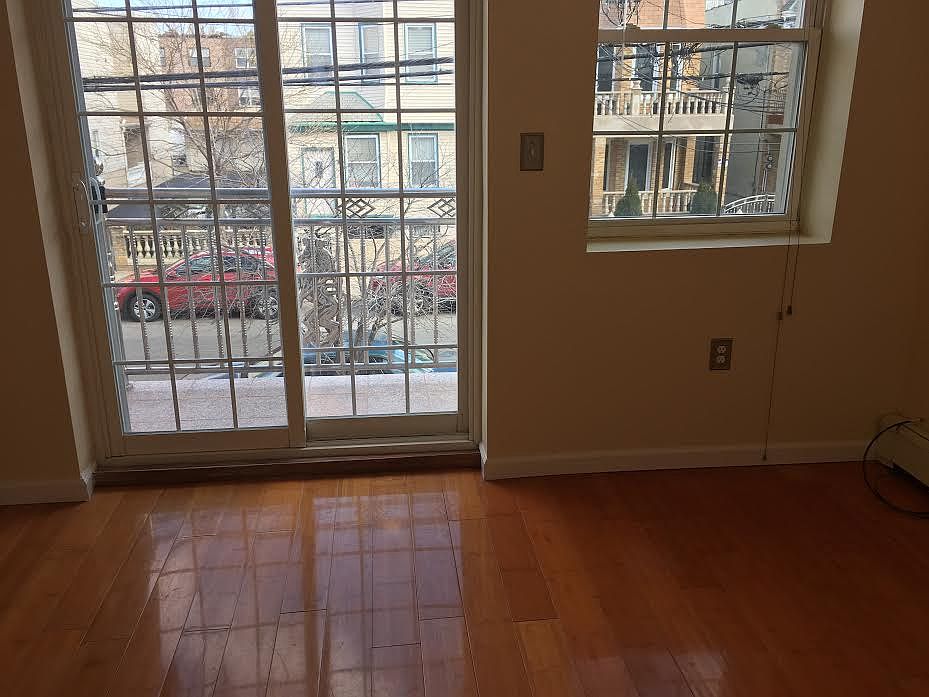 1st image of 2805 43rd St APT 3