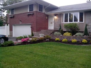 826 Durham Rd, East Meadow, NY 11554