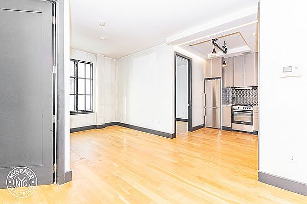 1st image of 82 Jefferson St #4P