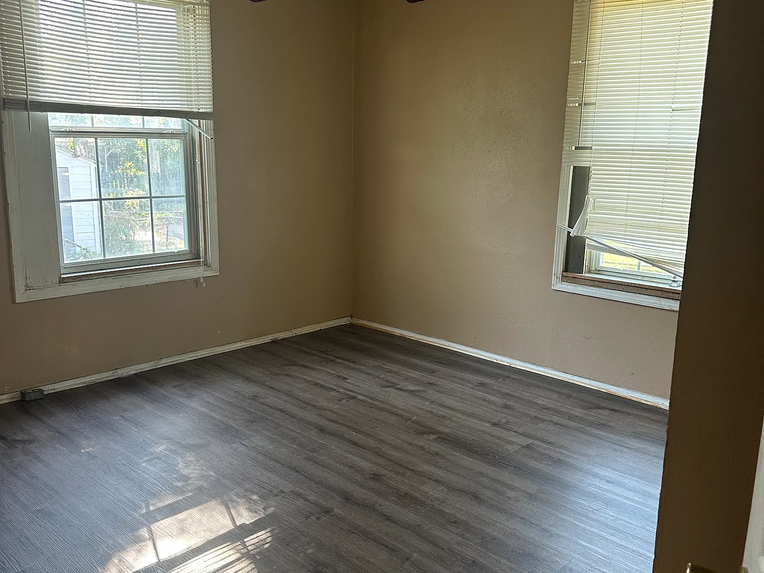 2 bed, 900 sqft, $750 — Photo 2