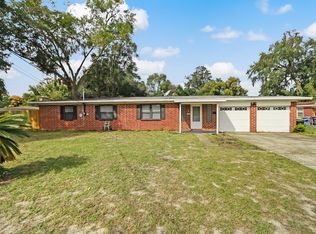 5761 Lake Lucina Dr S, Jacksonville, FL 32211