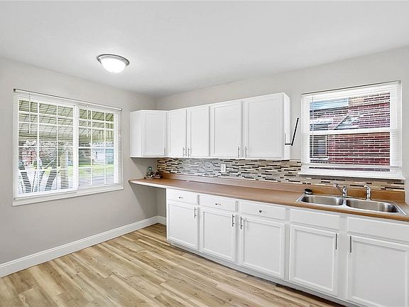 5th image of 1525 Patterson Rd