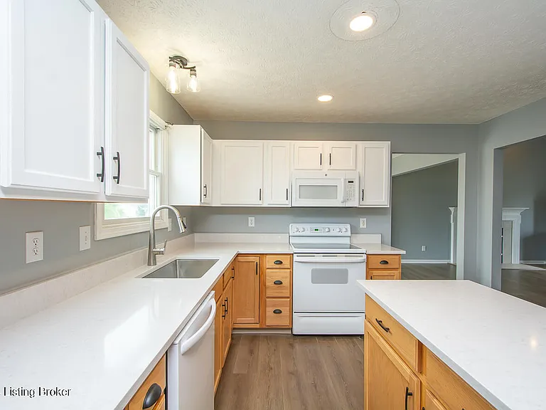6702 Shallow Rock Dr — Photo 17