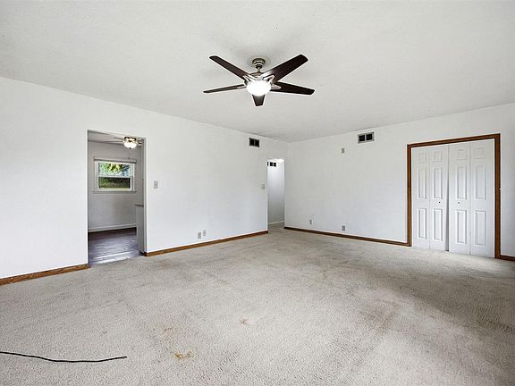 5th image of 1224 20th St SW
