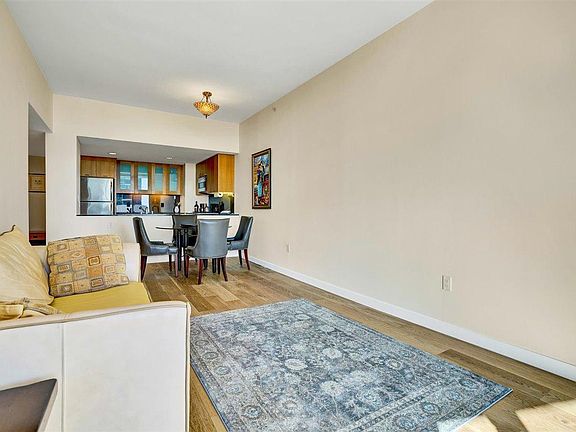 5th image of 355 1st St Unit 1406