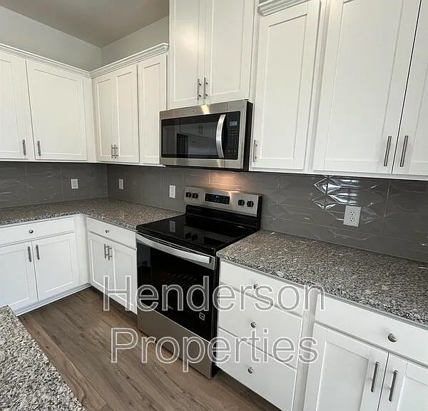 2100 Cobble Ct — Photo 8