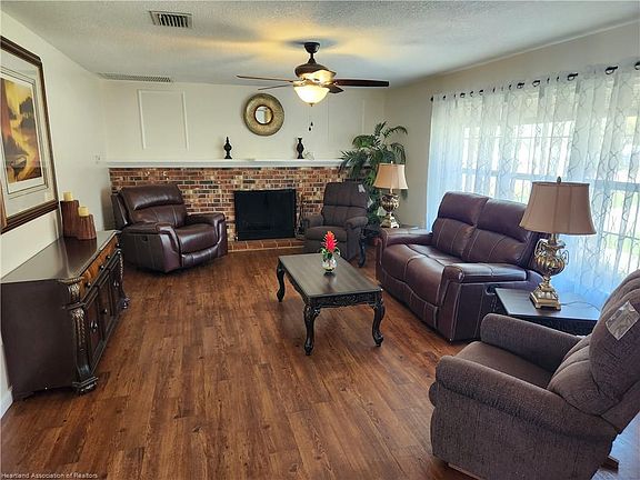 5th image of 12 Lake Henry Dr