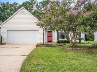6 Clear Lake Dr, Simpsonville, SC 29680