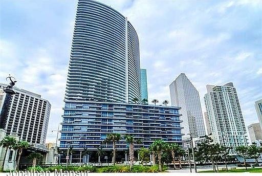 1st image of 200 Biscayne Boulevard Way #000