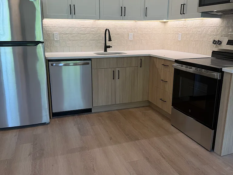 46 N Hamilton St #6 — Photo 9