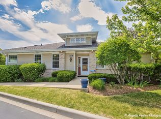 1238 Walnut Glen Dr, Crystal Lake, IL 60014
