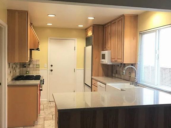 4th image of 85 Cashew Blossom Dr