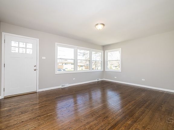 5th image of 26 E Craig Dr