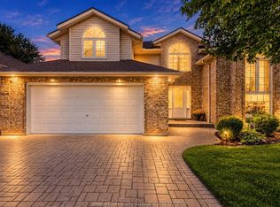 1670 Lyons Ave, Lasalle, ON N9J 3K4