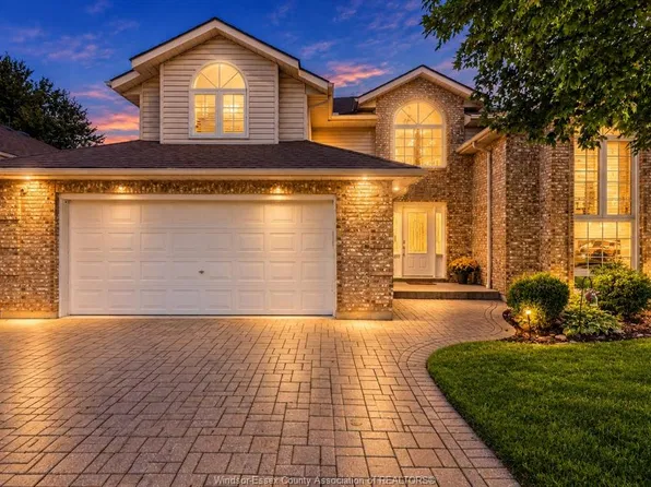 1670 Lyons Ave, Lasalle, ON N9J 3K4