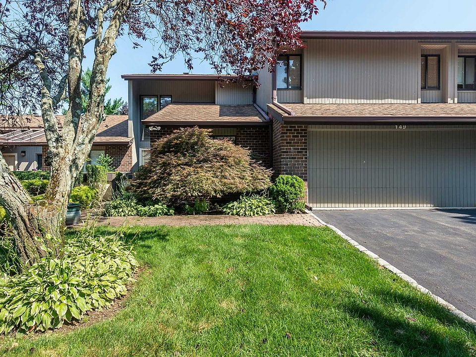 1st image of 149 High Pond Dr