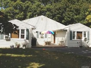 1566 10th St, West Babylon, NY 11704