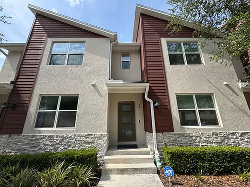 77 Myrtle St Photo 1
