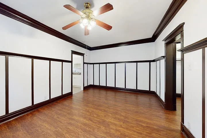 4859 S. Champlain Avenue — Photo 29