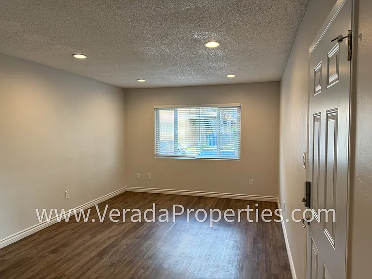 3832 Albatross St #B — Photo 13