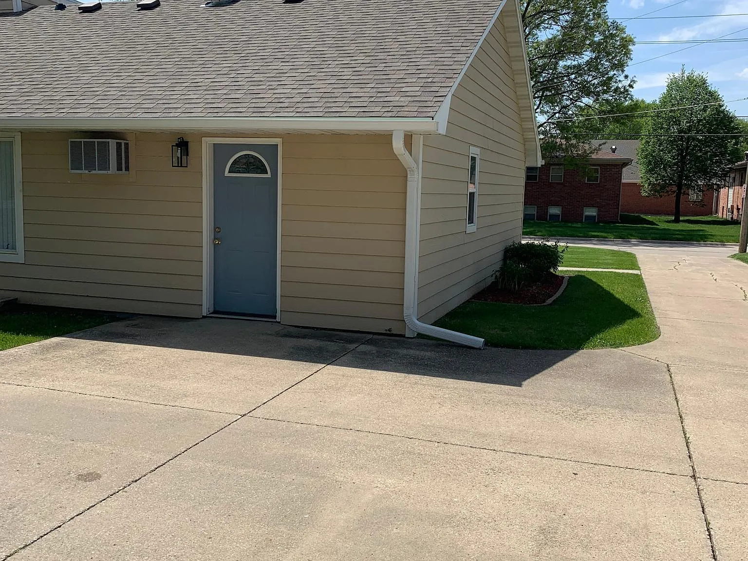 1 bed, 450 sqft, $1,200 — Photo 1