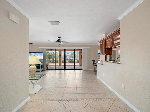 5th image of 950 Lassino Ct