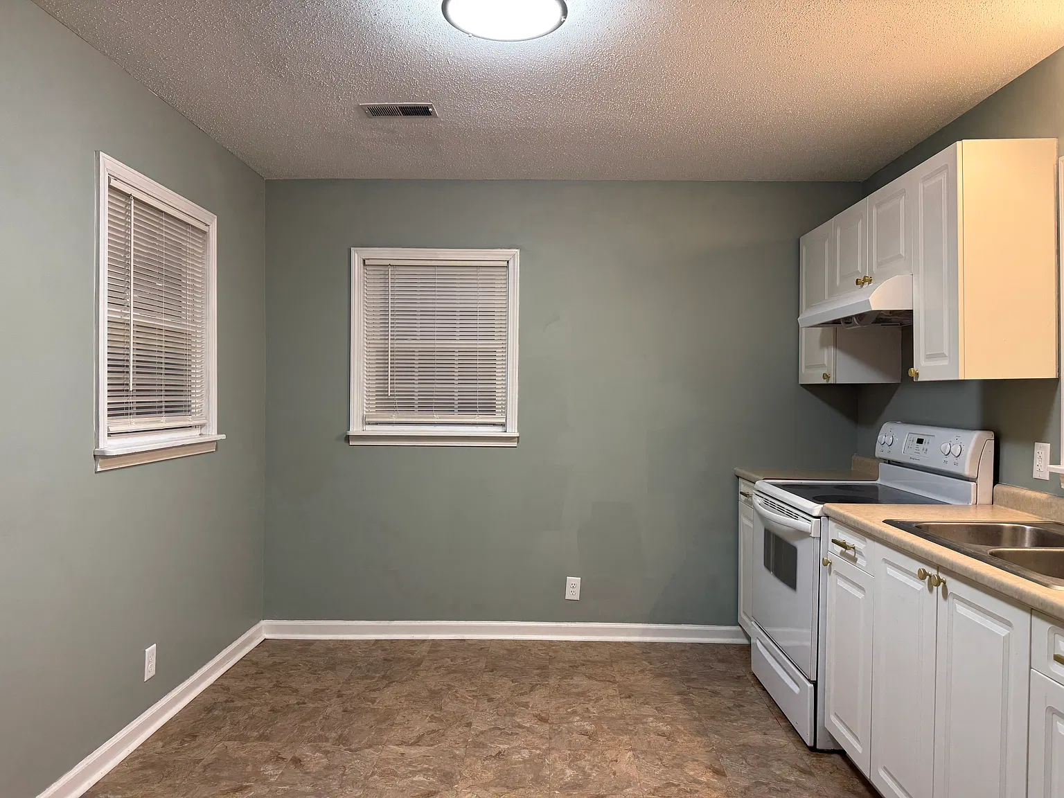 2 bed, 1020 sqft, $1,350 — Photo 4