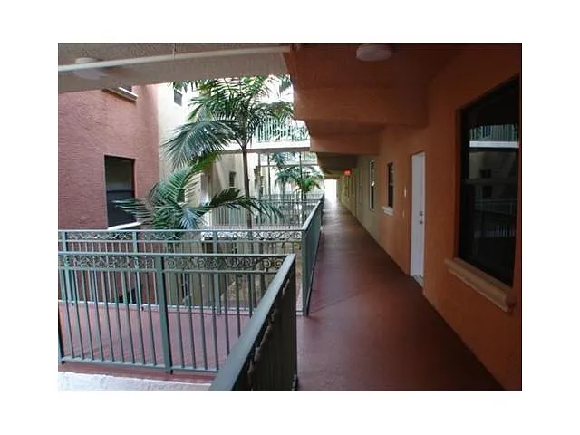 Photo 2 of 7 - 1640 Presidential Way - West Palm Beach, FL Building Photo - 1640 Presidential Way