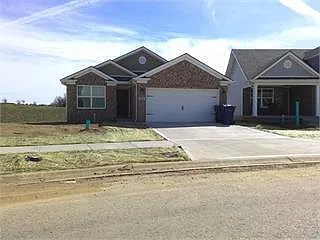 3 bed, 2.0 bath, 1322 sqft, $1,900 — Photo 1