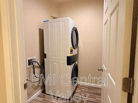 5th image of 584 Granada Ct