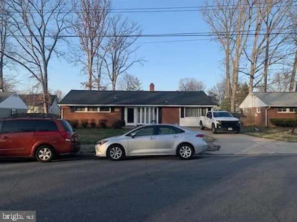 7207 Halifax Pl, Springfield, VA 22150