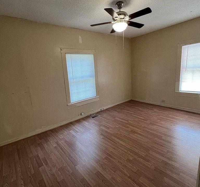 1st image of 809 Isler St