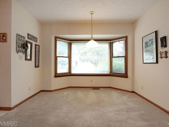 3rd image of 3112 Maple Villa Dr SE