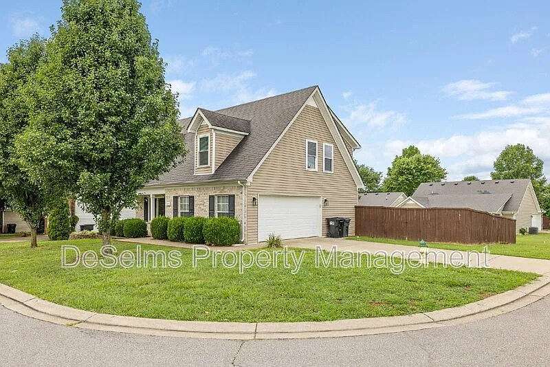 3 bed, 2.5 bath, 1717 sqft, $2,300 — Photo 1