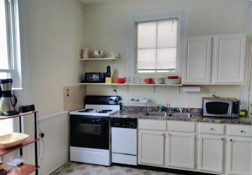 2 bed, 1.5 bath, 1200 sqft, $1,600 — Photo 2