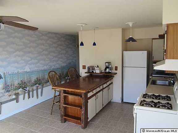 5th image of 15 Carteret Avenue #2