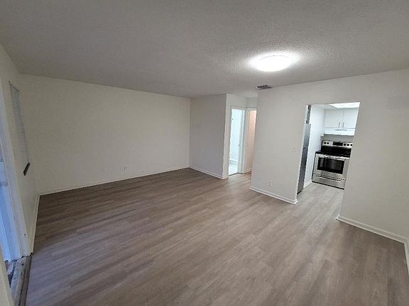 2nd image of 212 SE 9th Ave #6