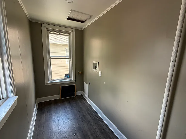 50 E 4th St #2 — Photo 10