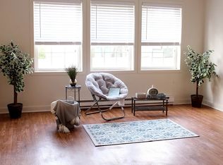 30 Gatehouse Rd, Amherst, MA 01002