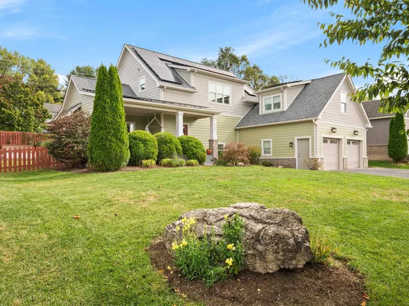 1706 Asher Ln, Blacksburg, VA 24060