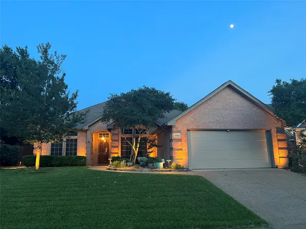 2536 Oak Brook Dr, Bedford, TX 76021