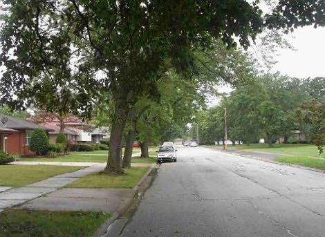 5th image of 727 E 168th Pl