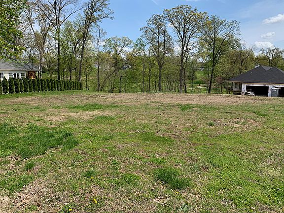 2nd image of 1090 Whitmoor Dr