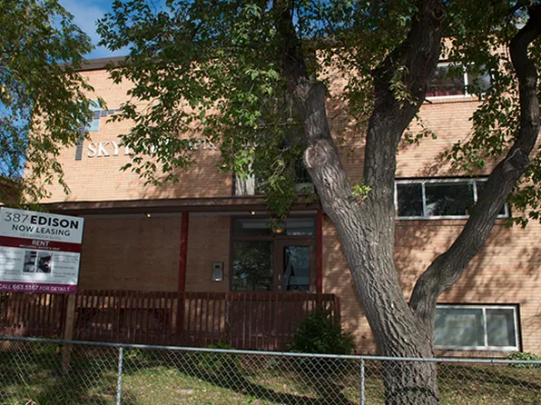 387 Edison Ave #14, Winnipeg, MB R2G 0L9