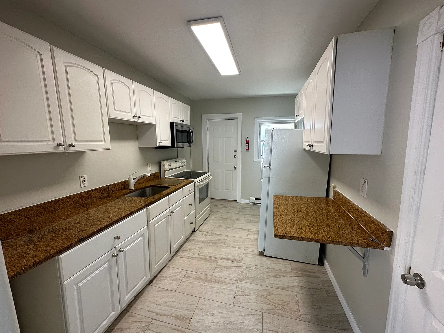 2 bed, 1.5 bath, $1,500 — Photo 2